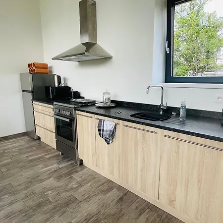 Spacieux Et Lumineux Dans Belle Dependance Avec Terrasse Privative, Parc Et Chiens Acceptes - Fr-1-410-412 *
